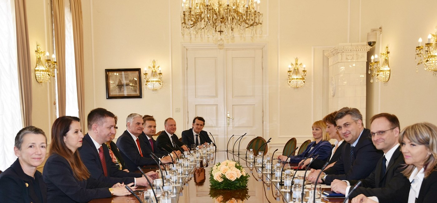 Predsjednik Vlade: Dovršeno usuglašavanje osnovnih elemenata nagodbe u Agrokoru, u iduća 3 mjeseca izglasavanje 